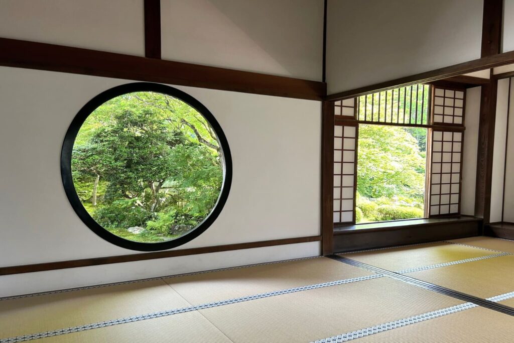 鷹峯源光庵新緑のアイキャッチ